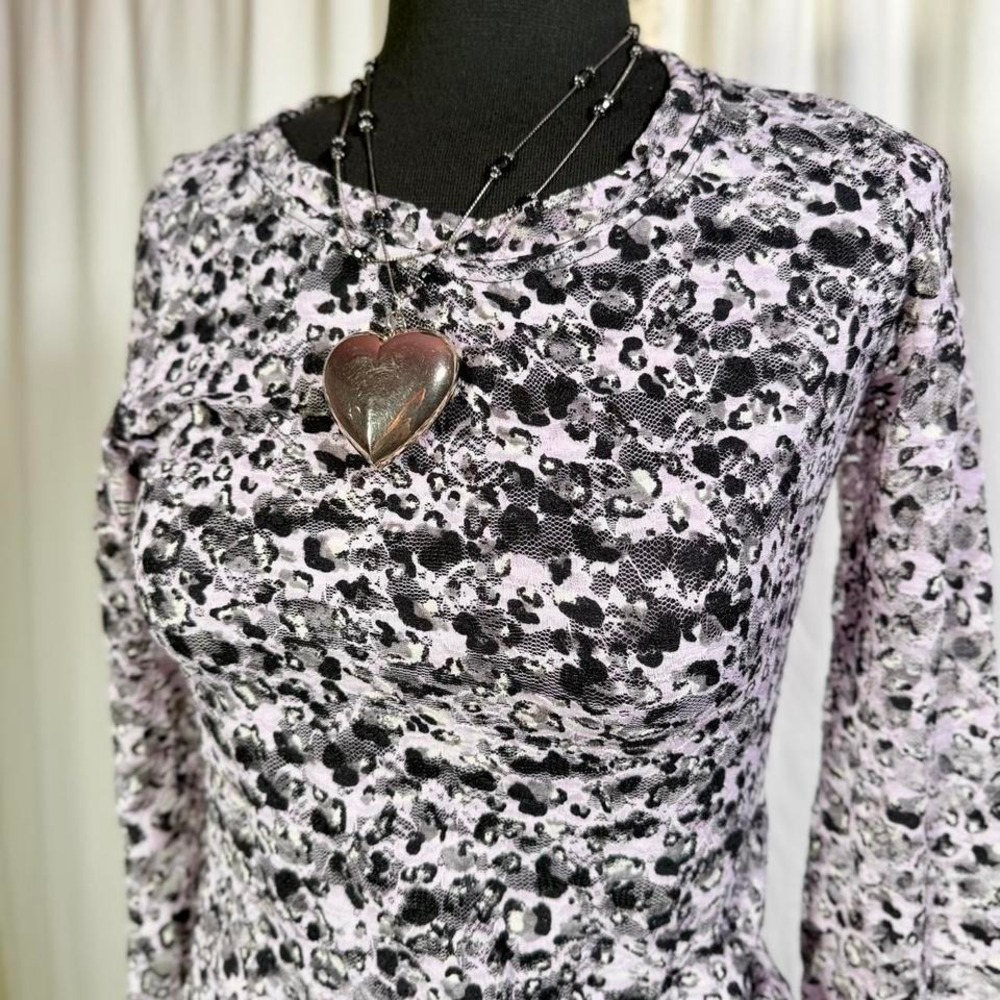 Green‎ Apple Leopard Mesh Top – M - Picture 2 of 7